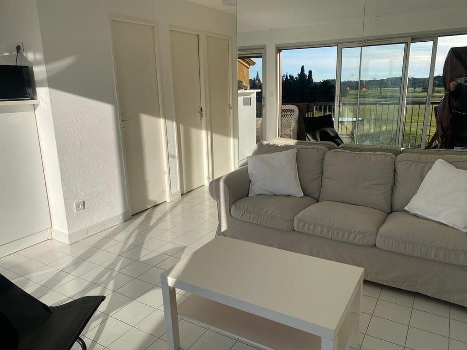 Appartement avec vue exceptionnelle sur le golf Apartment in Agde