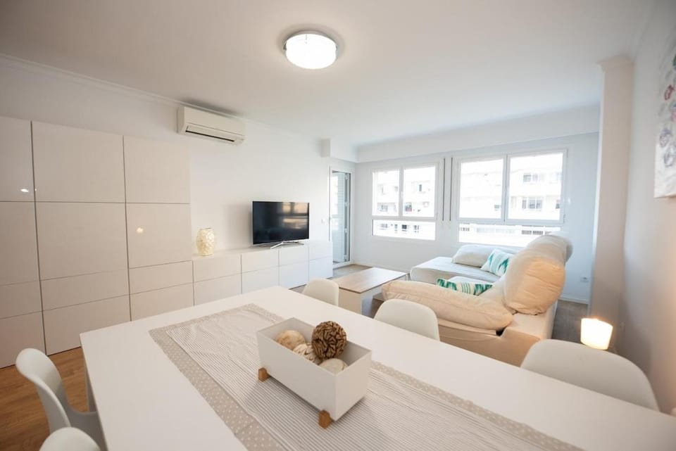 Design Apt Windmills & Garden Vws Santa Catalina Pro Wifi 31days private parking Apartment in Palma