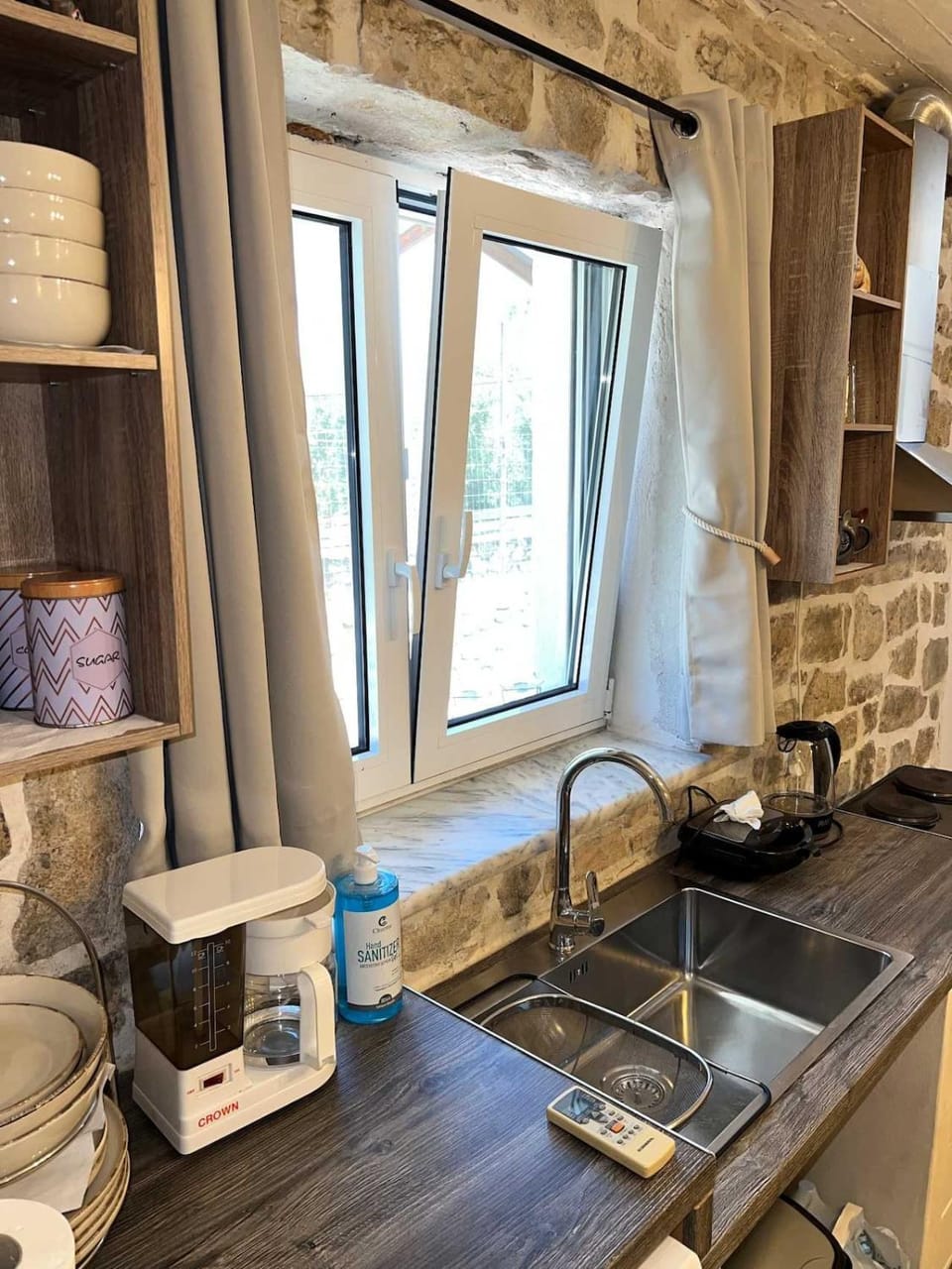 Kitchen or kitchenette, stove