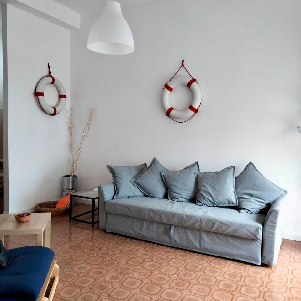 M335 - Marcelli, ampio bilocale fronte mare con balcone Apartment in Marcelli