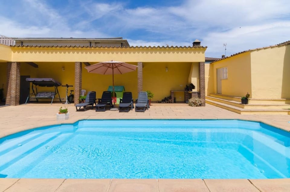 Villa con piscina privada y total intimidad Villa in Garrotxa