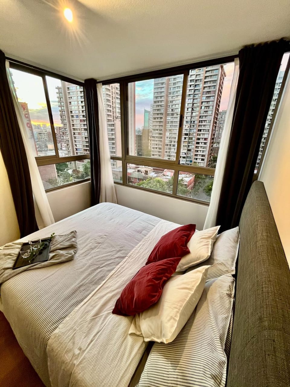 For 5, 2 bedrooms, close to París-Londres and Santa Lucía Apartment in Santiago