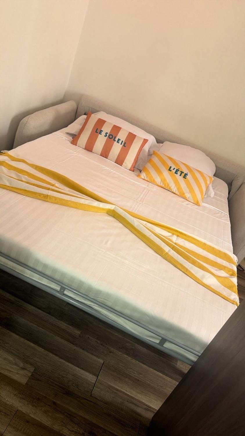 Studio Cosy au coeur de la rue Meynadier - 5 min de la plage et du port Apartment in Cannes