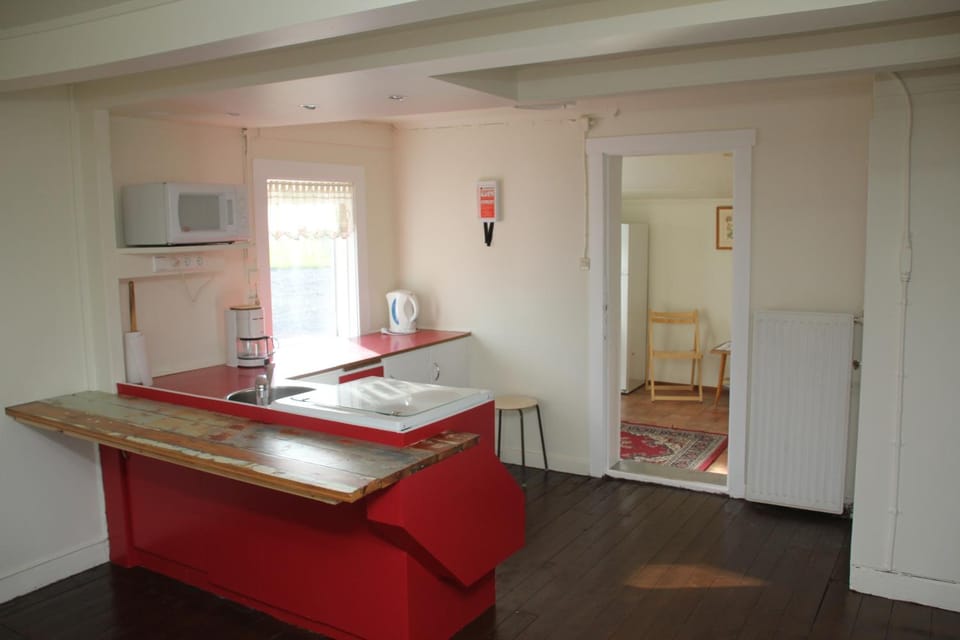 Day, Kitchen or kitchenette