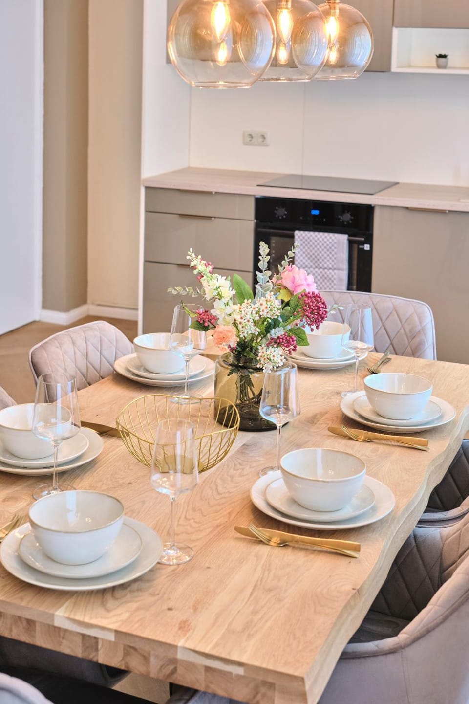Seating area, Dining area