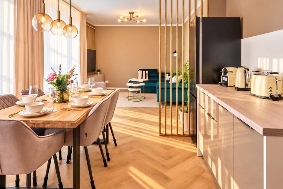 Coffee/tea facilities, Kitchen or kitchenette, Dining area