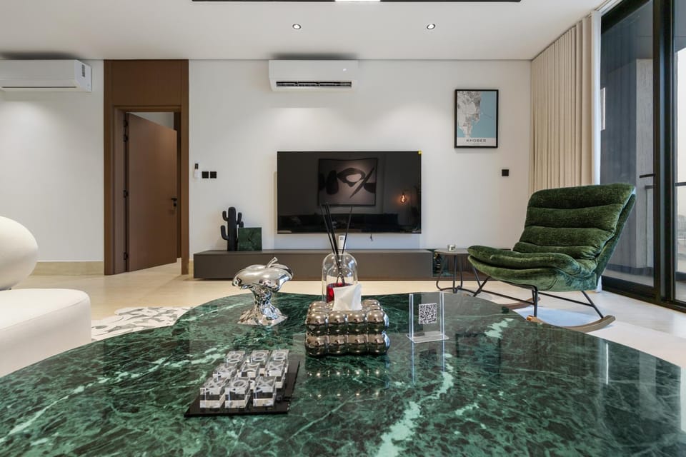 TV and multimedia, Living room, Seating area, air conditioner