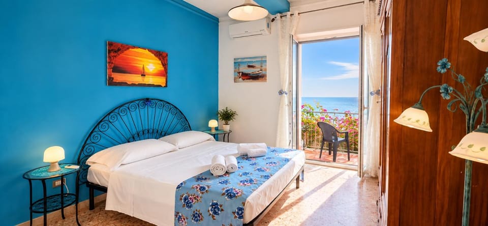 Intera Villa Grace Amalfi con vista mare e Jacuzzi Villa in Amalfi