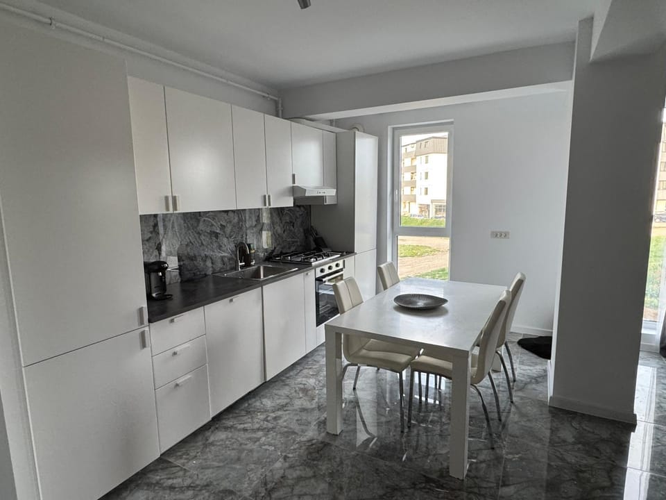 New Luxury Apartment in Giroc with private parking Apartment in Timisoara