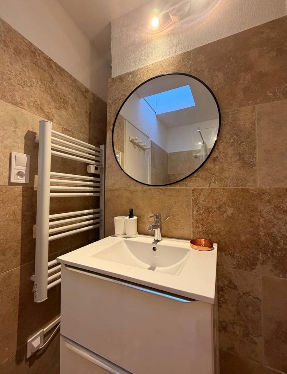 jolie T2 intra muros - clim - palais des papes N8 Apartment in Villeneuve-lès-Avignon