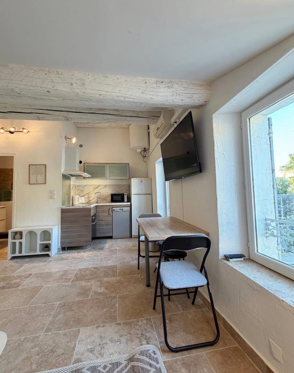 jolie T2 intra muros - clim - palais des papes N8 Apartment in Villeneuve-lès-Avignon
