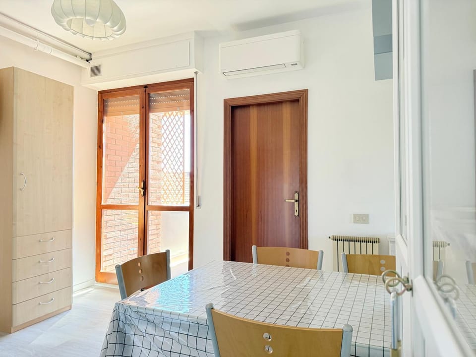 SE259 - Senigallia, trilocale vicino al mare con due balconi Apartment in Senigallia