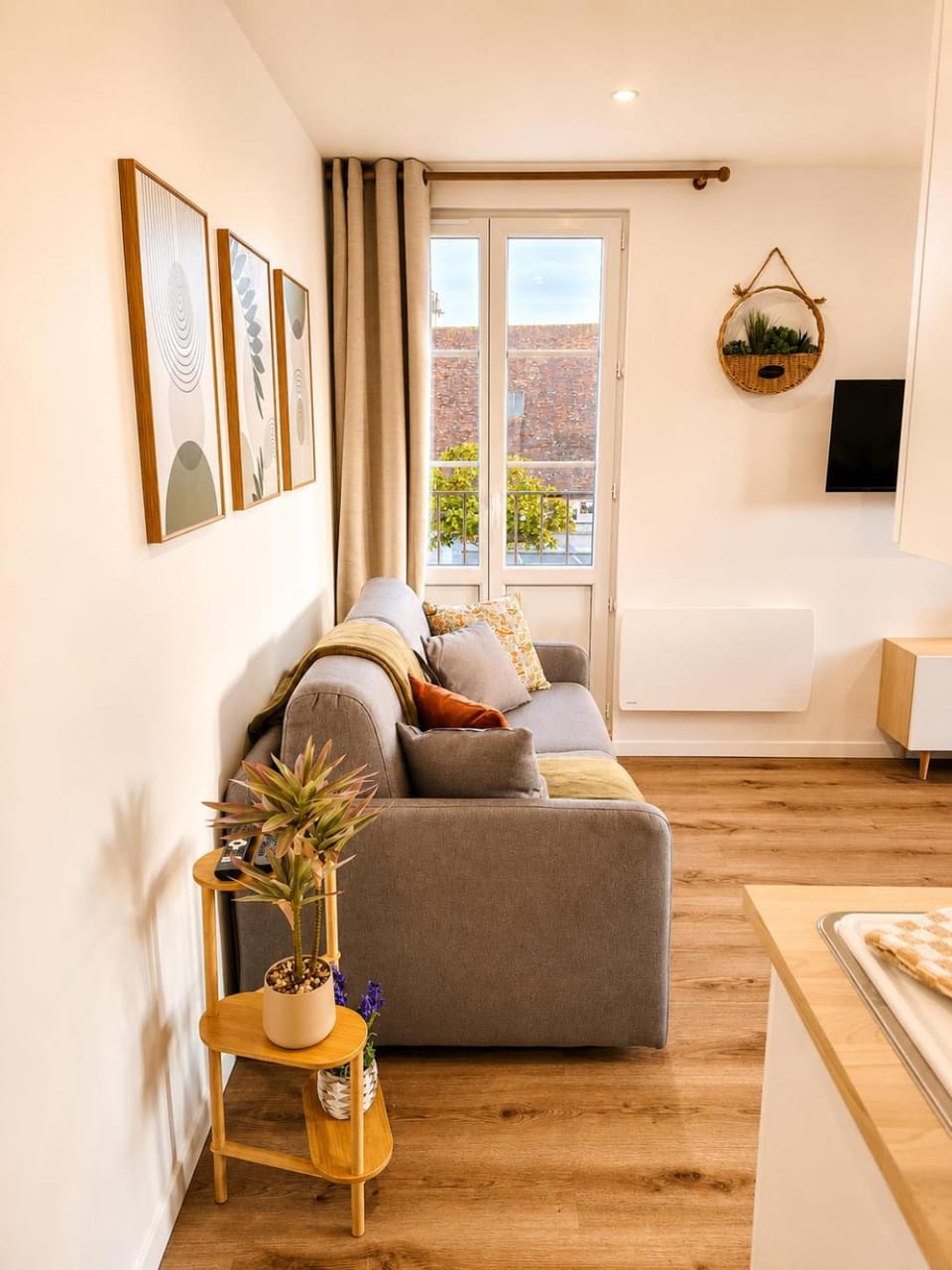 Communal lounge/ TV room, Living room, Seating area