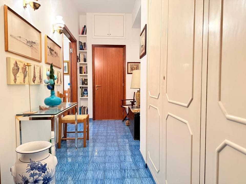 S306 - Sirolo, trilocale con posto auto Apartment in Sirolo