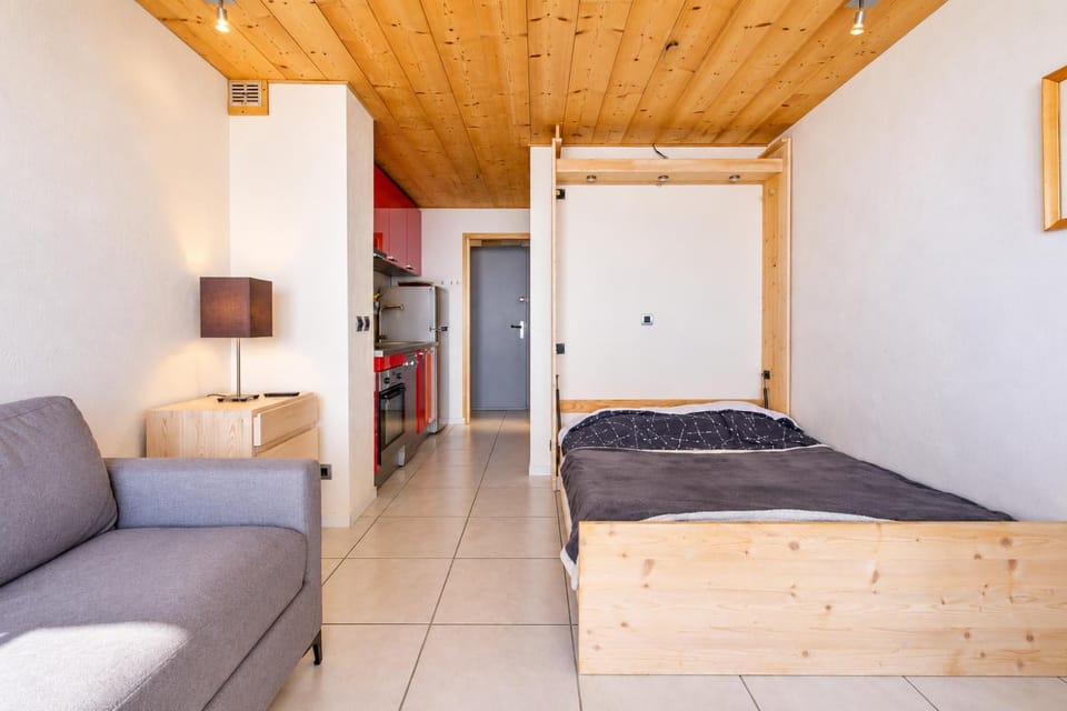Bed, Living room, Seating area