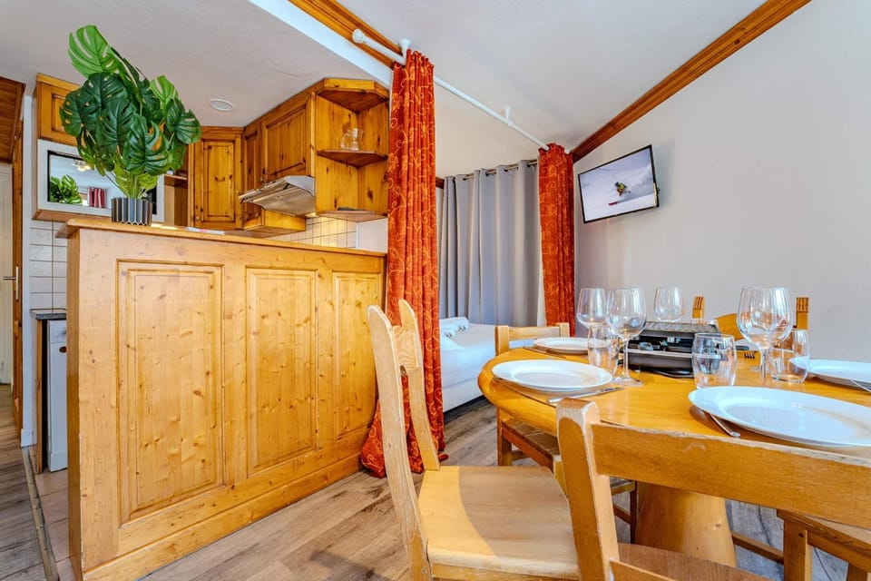 Mountain Apt with Easy Slope Access Apartment in Les Allues