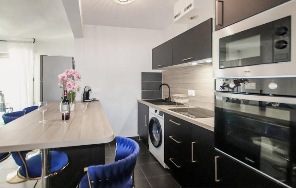 T3 deux chambres, Parking privé et T3 situé à 15 min à pied du Palais des Papes Apartment in Avignon