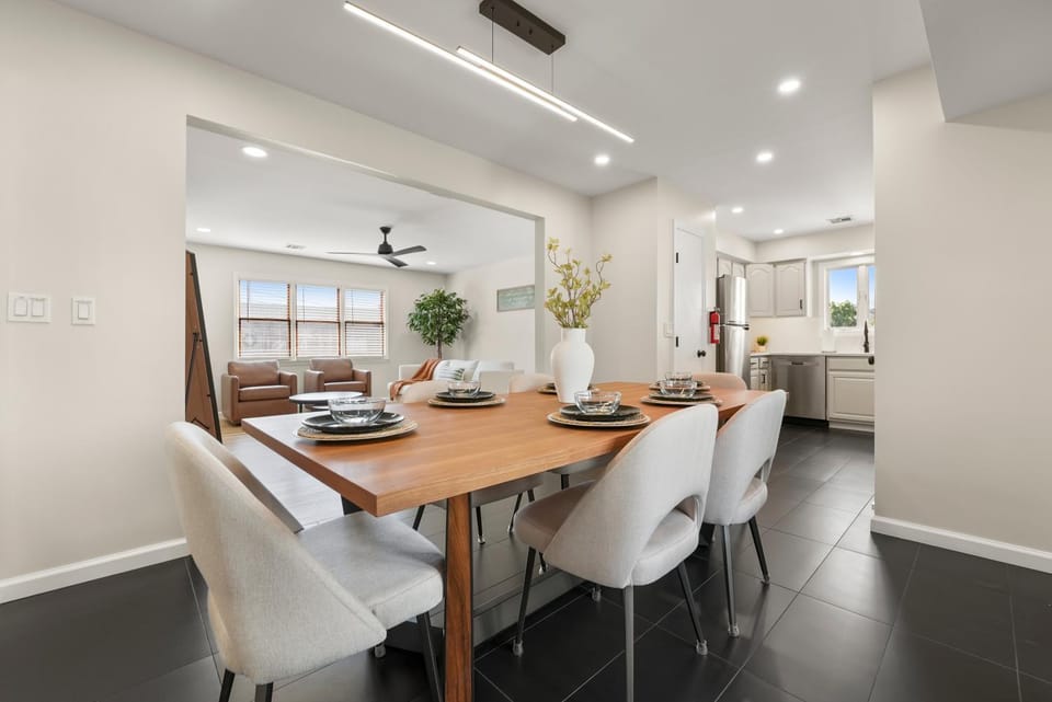 Ironbound 20m to NYC Sleeps 6 with 1 Free Parking Apt1 Apartment in Kearny