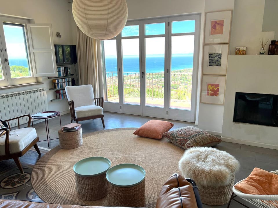 Living room, Sea view