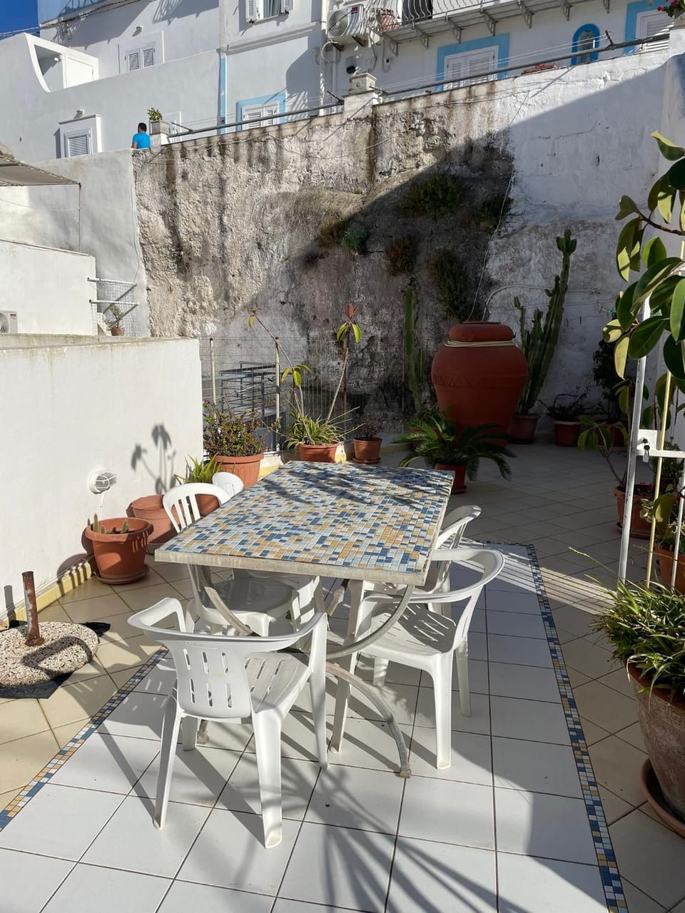 Day, Balcony/Terrace, Balcony/Terrace, Living room, Seating area, Dining area