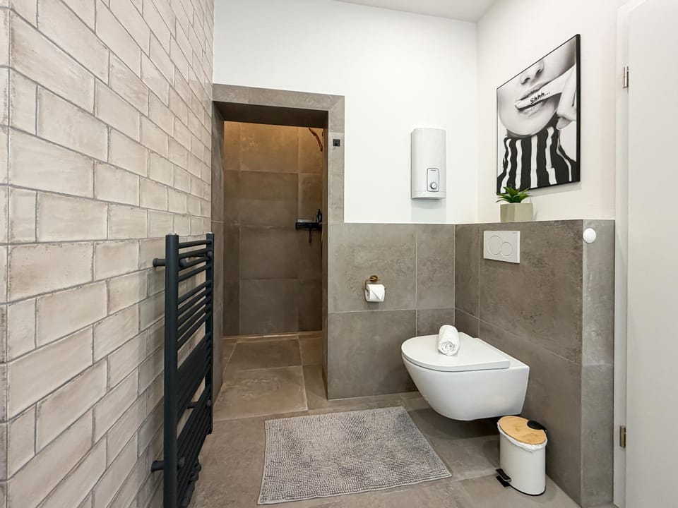 Shower, Toilet, Bathroom