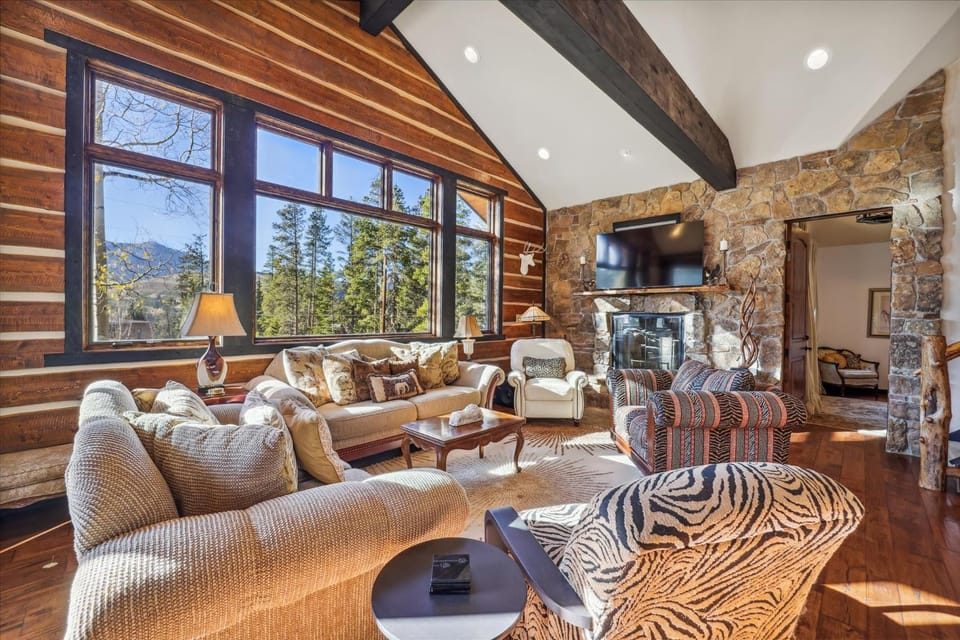 Silver Circle Lodge-5BR Breck Home with Hot Tub and Ski Views House in Breckenridge
