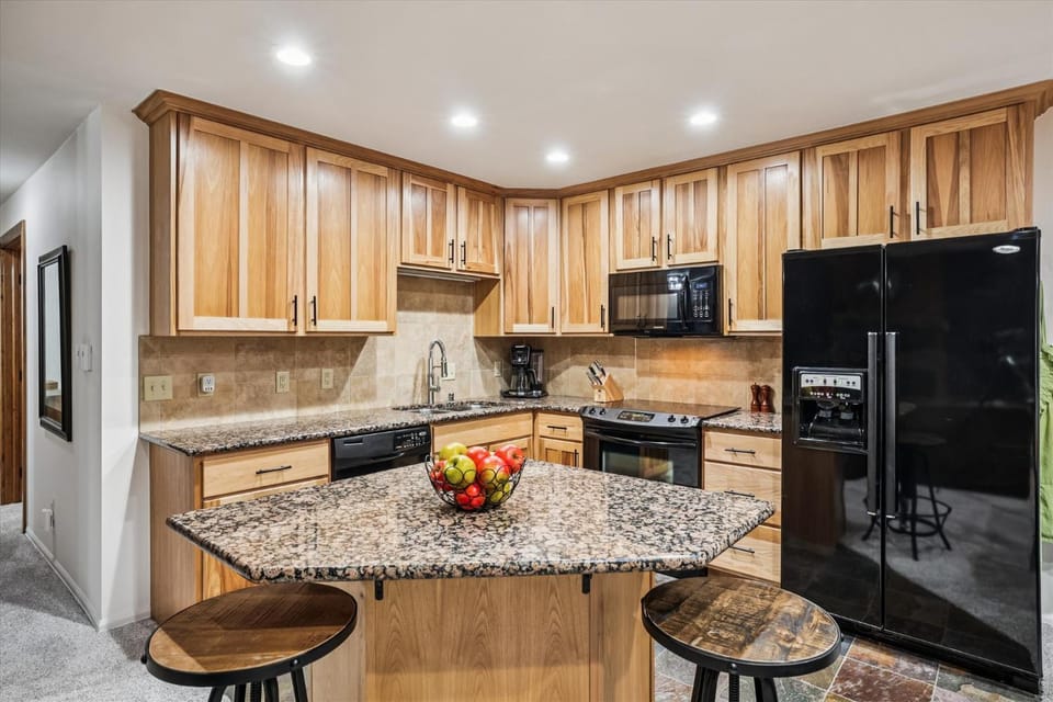 Ski Hill 34, Great location, Close to Town, New Listing Apartment in Breckenridge