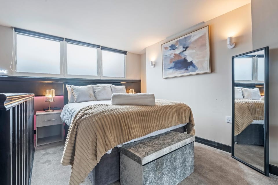 City centre - Sleeps 4 - Stylish Unique - Prime Location Apartment in Leeds