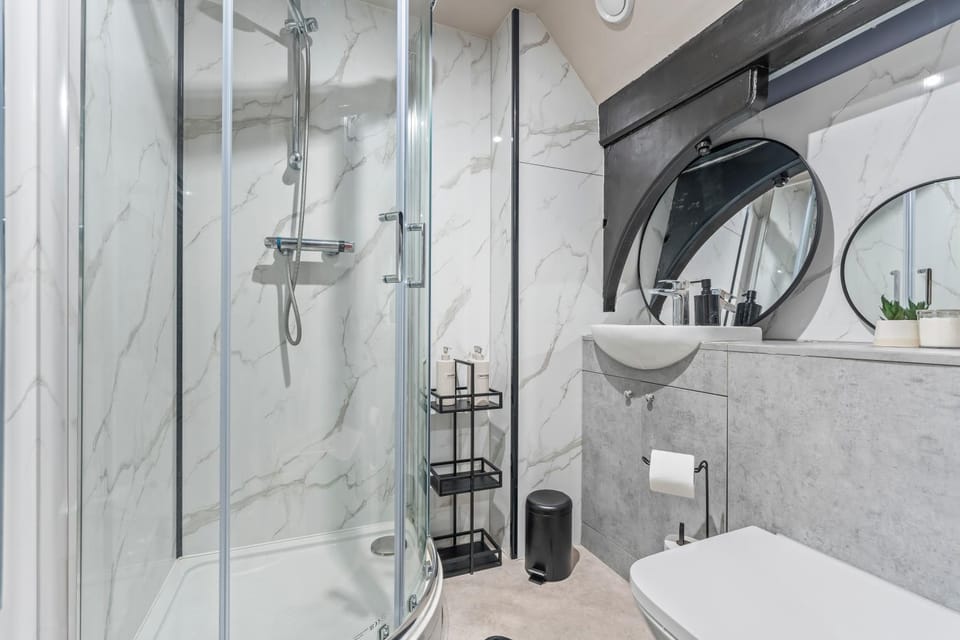 City centre - Sleeps 4 - Stylish Unique - Prime Location Apartment in Leeds