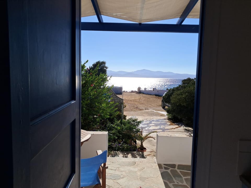 Pyrgis Glyfades studios Apartment hotel in Paros, Greece