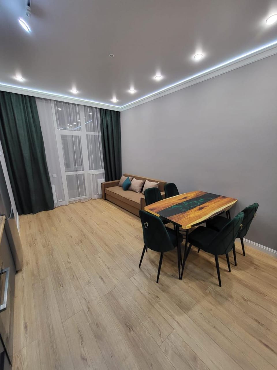Люкс апартаменты рядом с Ботаническим садом и Астана Арена Apartment in Kazakhstan