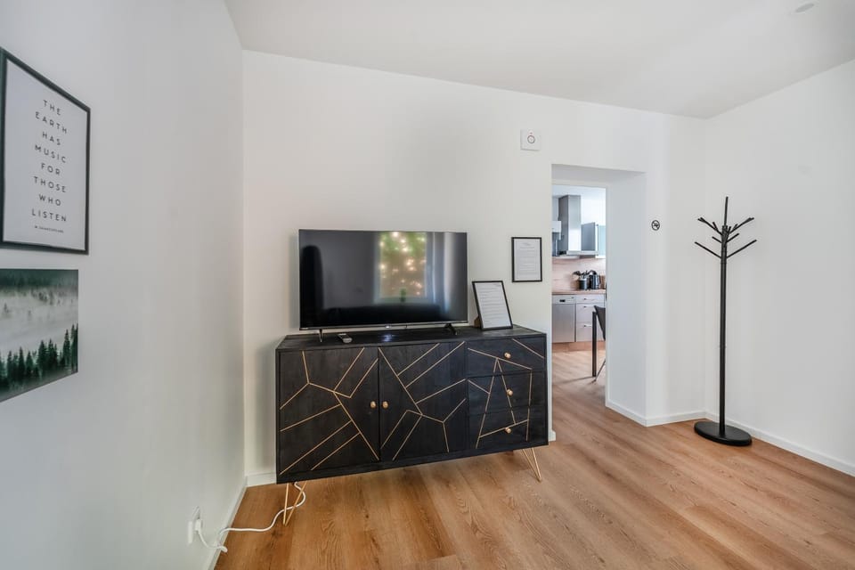 TV and multimedia, Living room, kitchen