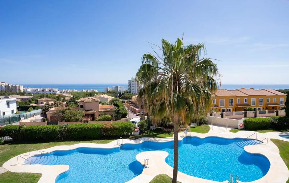Balcony/Terrace, Pool view, Sea view, Swimming pool, Swimming pool