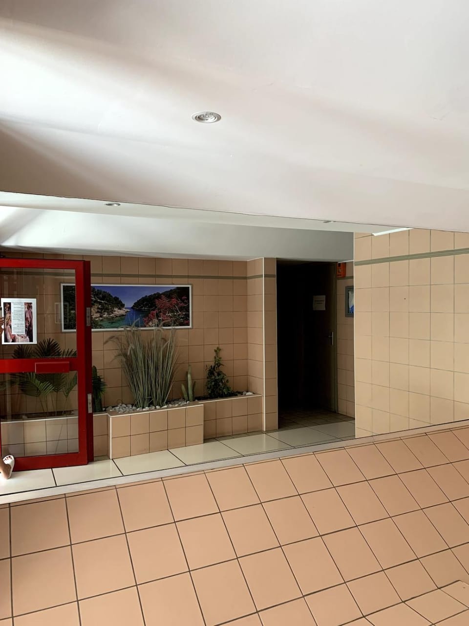Beautiful bright 2-bedroom apartment 1 minute from the beach Apartment in Nice