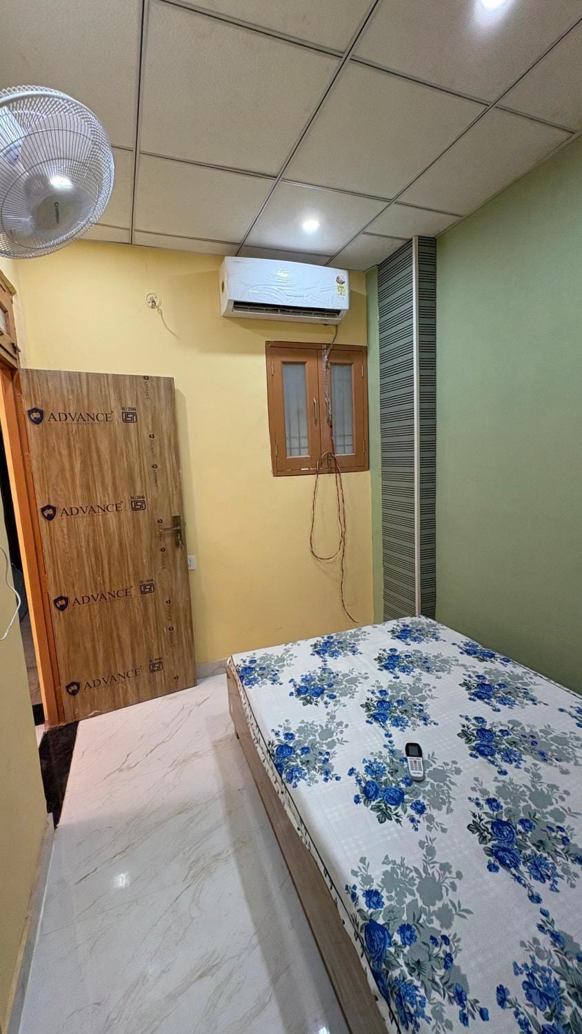 Bed, Photo of the whole room, Bedroom, air conditioner