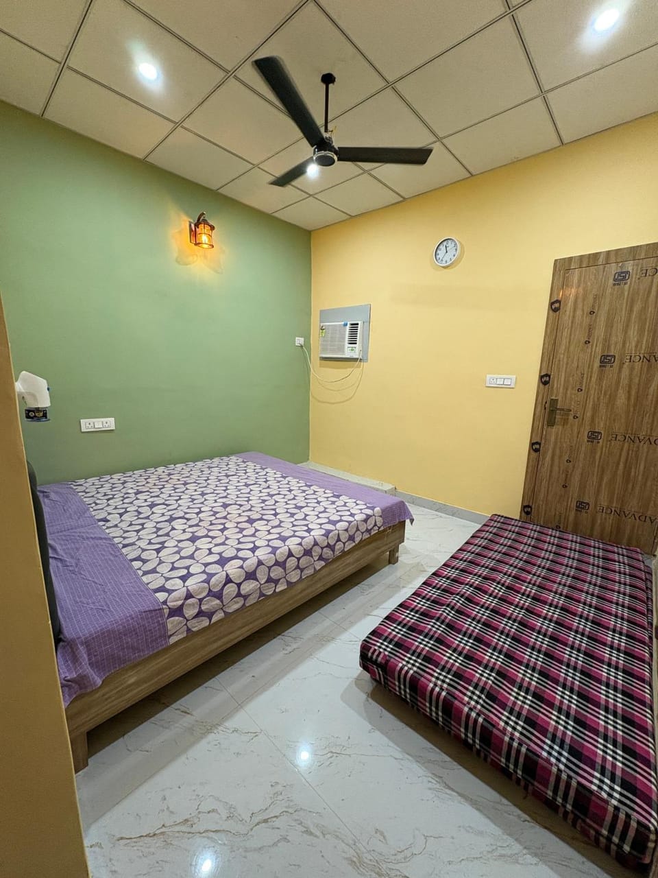 Bed, Photo of the whole room