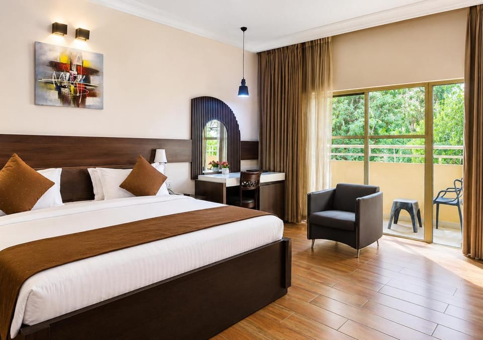 Property building, Bed, Bathroom, View (from property/room), Living room, Photo of the whole room, Seating area, Bedroom, room service, soundproof, VIP