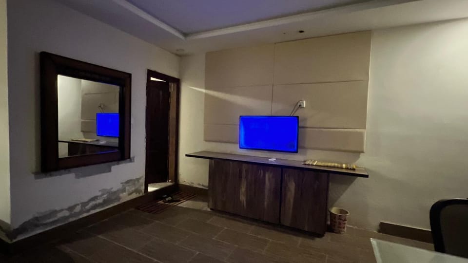 Communal lounge/ TV room, TV and multimedia