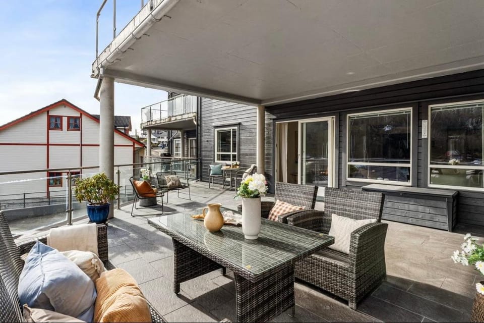 Patio, Day, View (from property/room), Balcony/Terrace, Seating area, Dining area