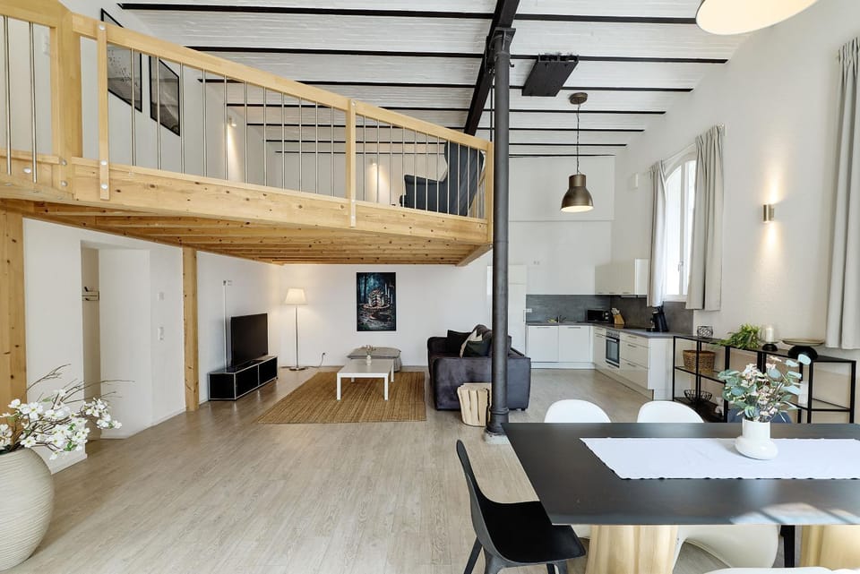 Living room, Seating area, Dining area
