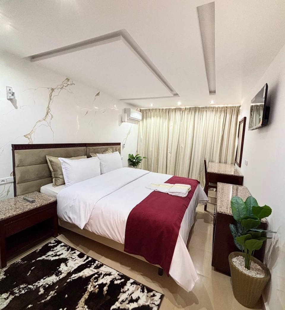 Marrakech Getaway with Pool, 10min to center Apartment in Marrakesh