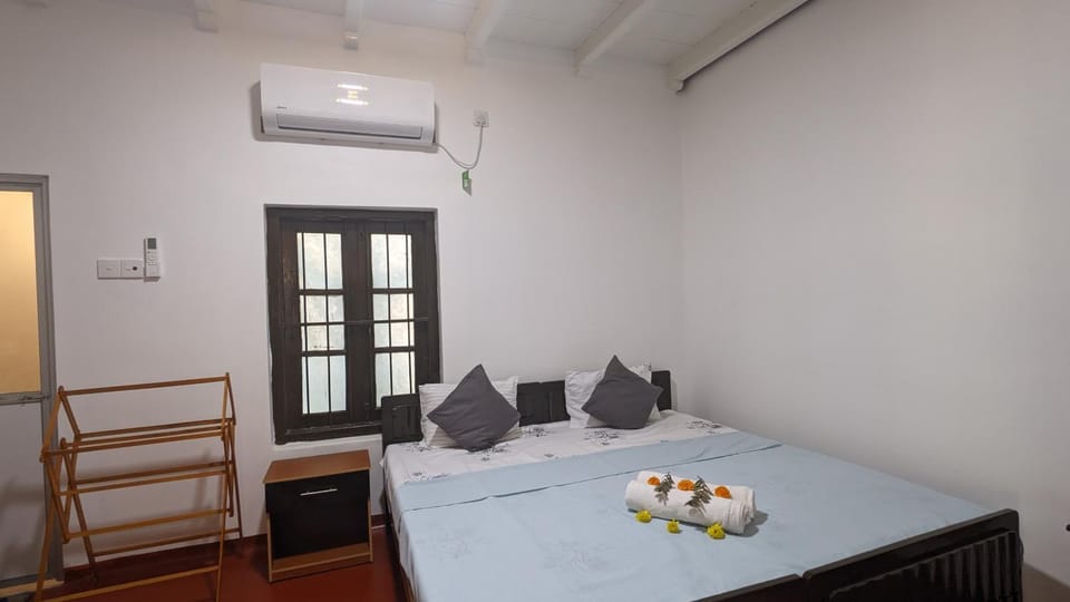 Bed, Bedroom, air conditioner