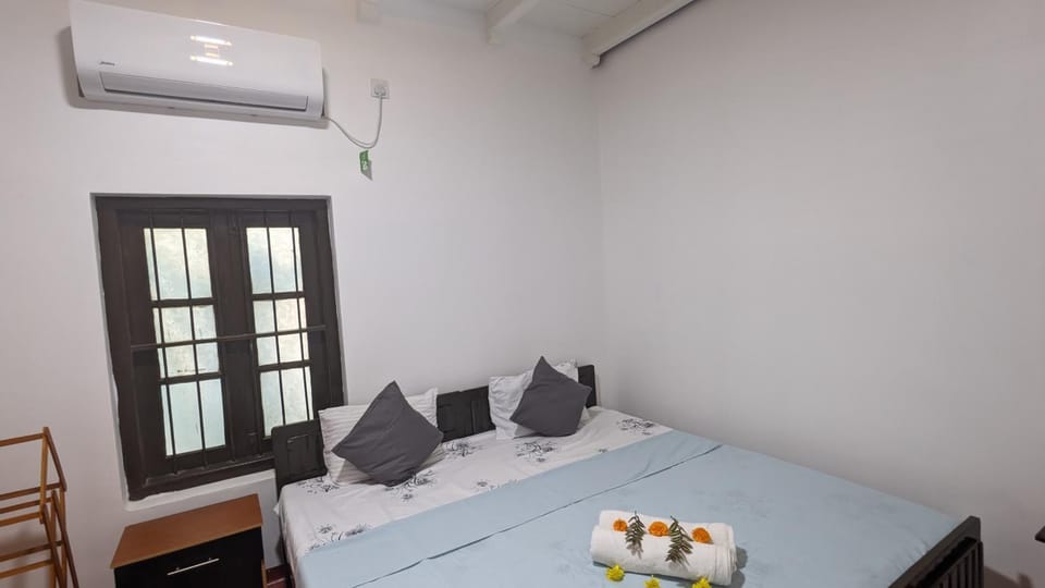 Bed, Bedroom, air conditioner