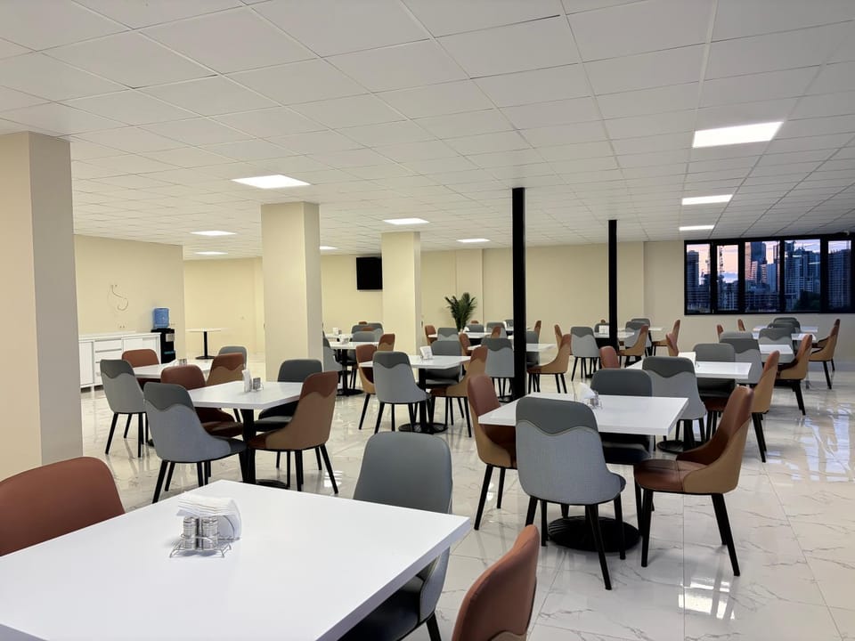 Restaurant/places to eat, Restaurant/places to eat