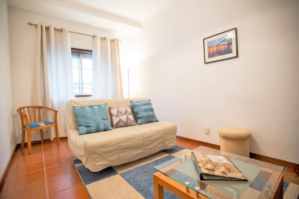 TV and multimedia, Living room, Street view