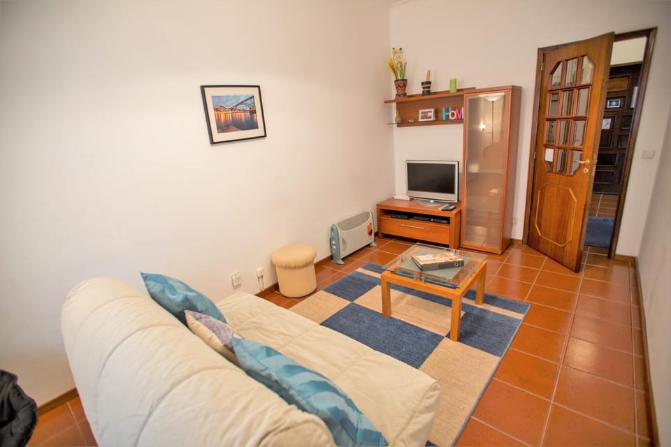 TV and multimedia, Living room, Street view