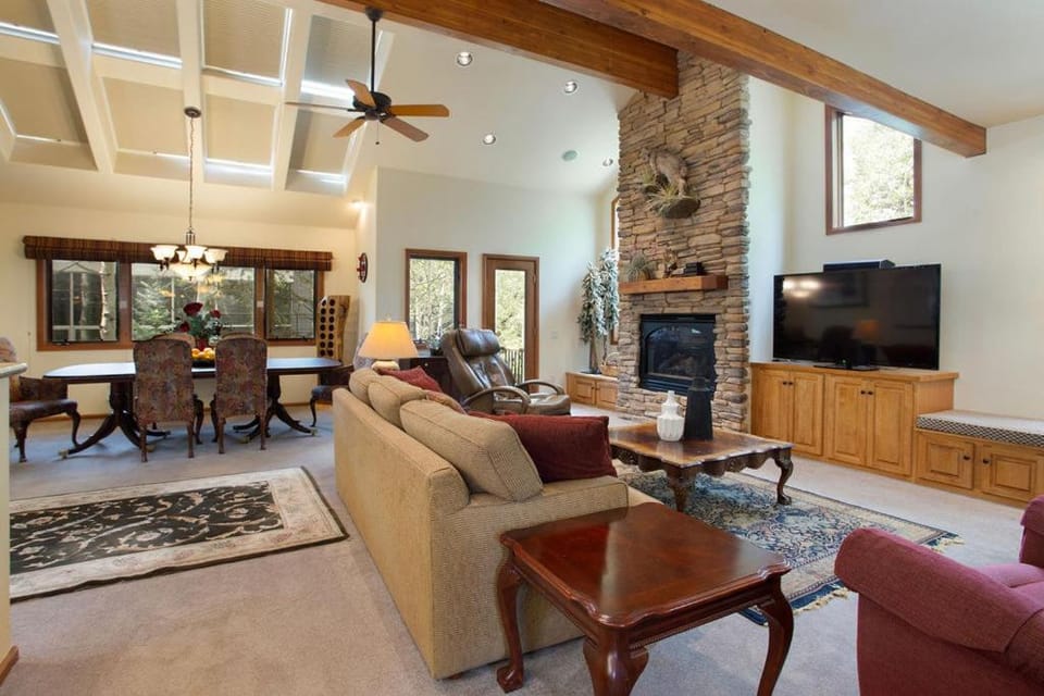 Experience the charm of Frisco at Streamside Lane, Pet friendly House in Frisco