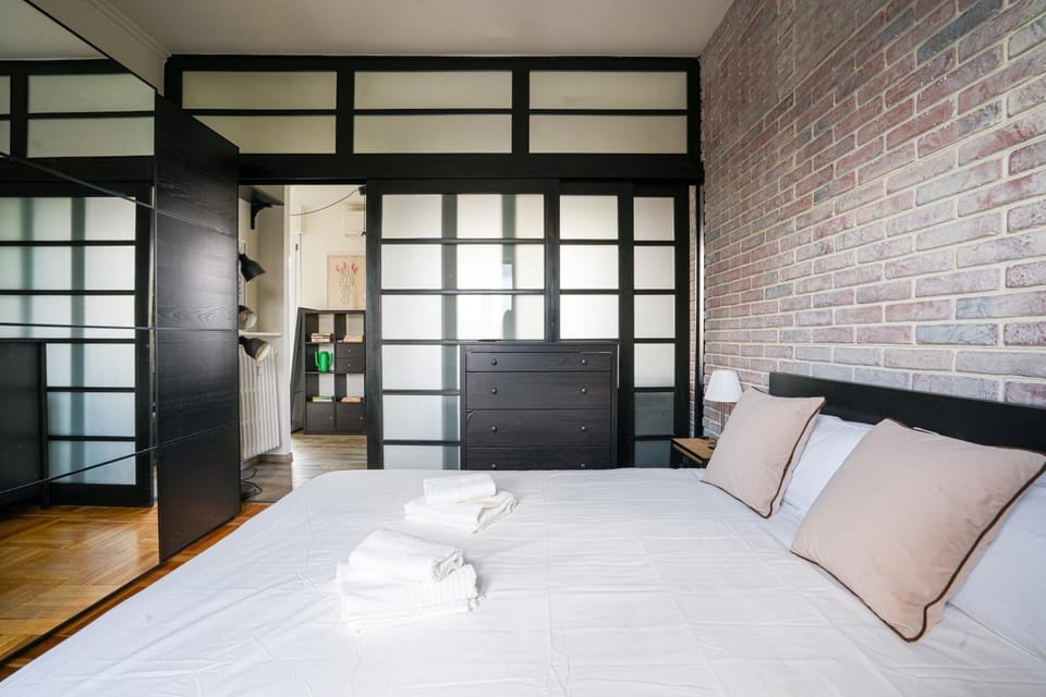 Bed, Photo of the whole room, bunk bed, towels, wardrobe