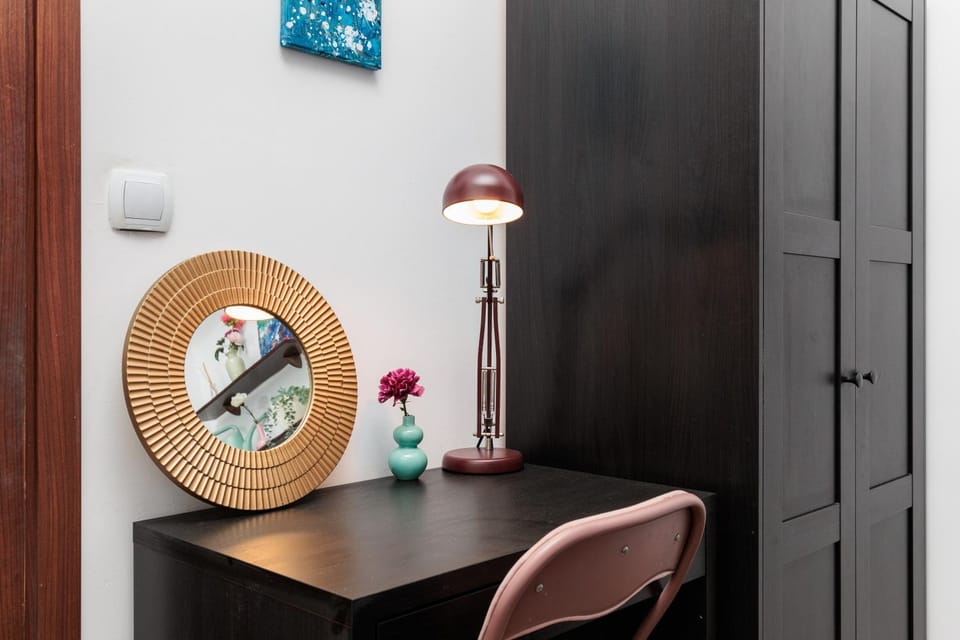 Photo of the whole room, Decorative detail, Bedroom, wardrobe