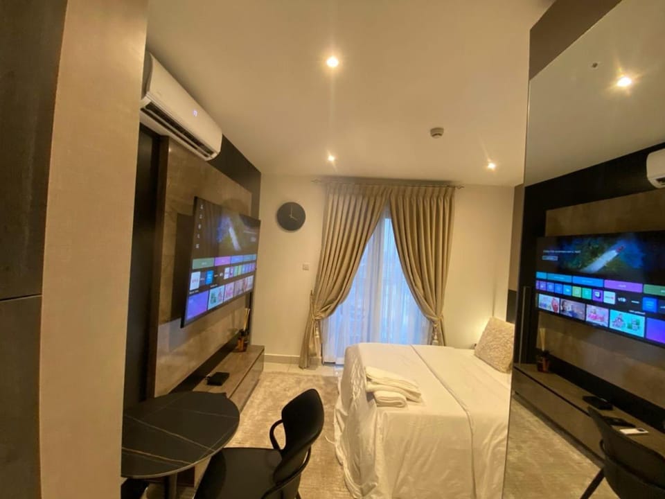 Bed, Photo of the whole room, Evening entertainment, air conditioner